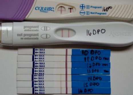 Så, la oss vurdere positive graviditetstester, bilder av deres dynamikk, avhengig av økt graviditetsalder